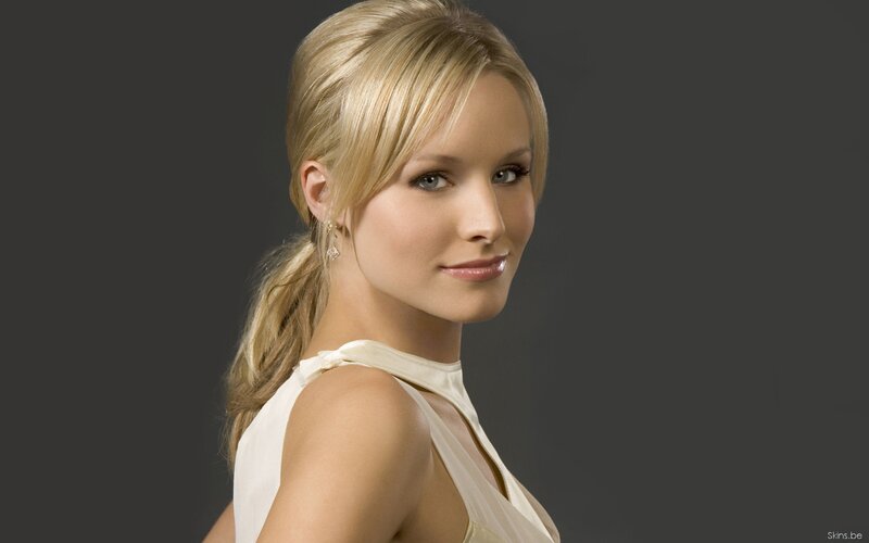 woman with blonde hair in ponytail