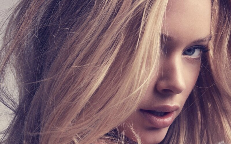 Woman with Blonde Hair — Intense, Photograph, Face