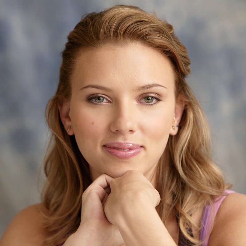 woman with blonde hair posing