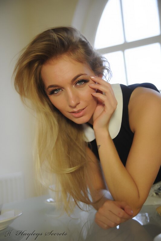 woman with blonde hair posing