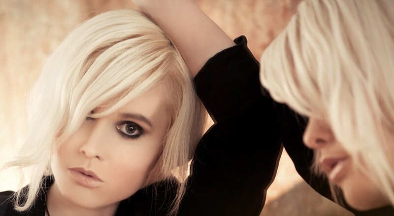 woman with blonde hair posing
