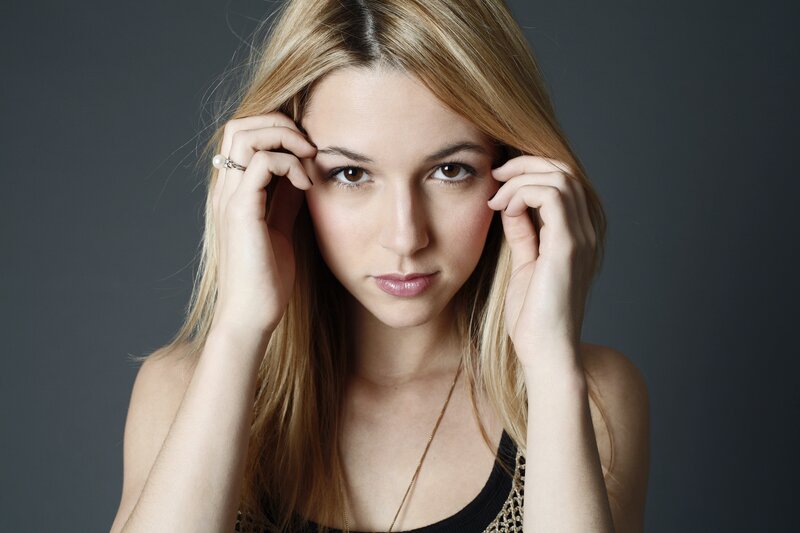 woman with blonde hair posing