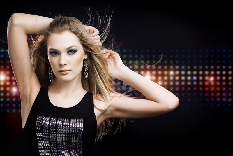 woman with blonde hair posing