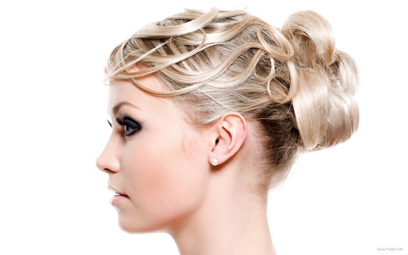 woman with blonde updo hairstyle