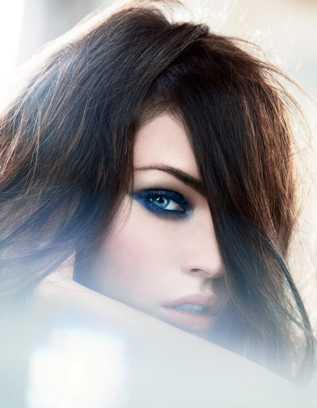 woman with blue eye makeup