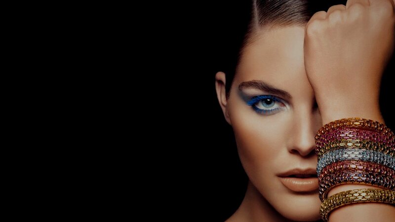 woman with blue eye makeup