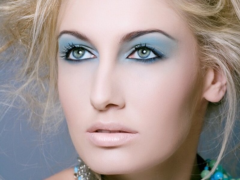 Woman with Blue Eye Makeup — Neutral
