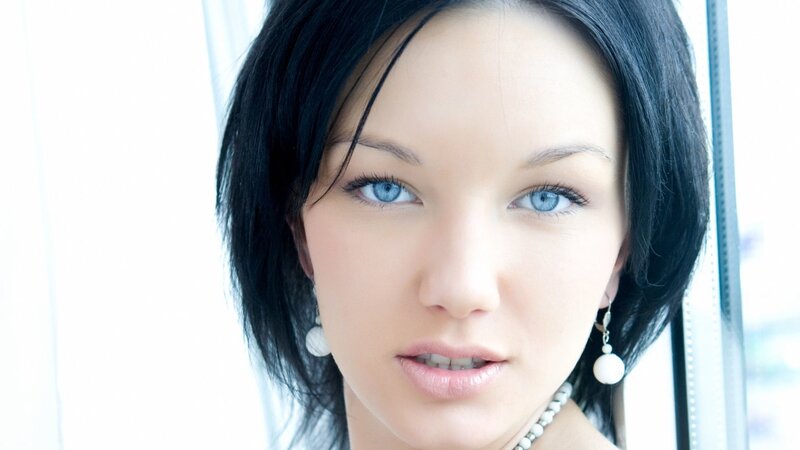 woman with blue eyes
