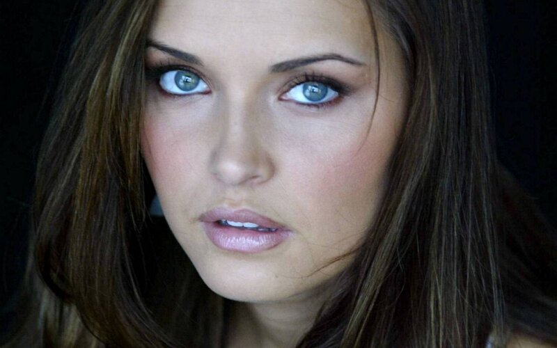 woman with blue eyes