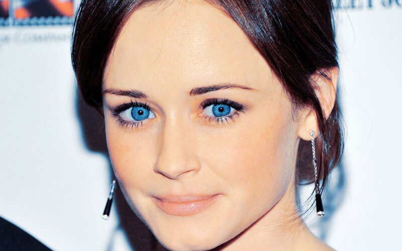 woman with blue eyes