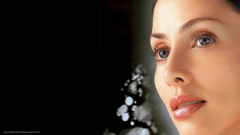 woman with blue eyes