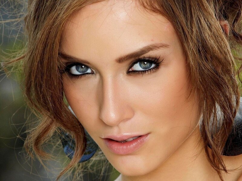 woman with blue eyes