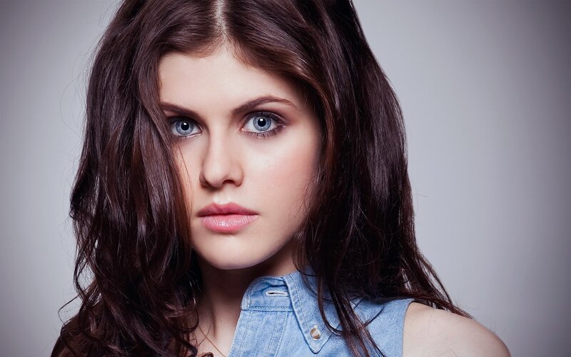 woman with blue eyes