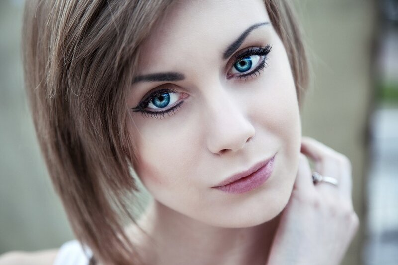 woman with blue eyes