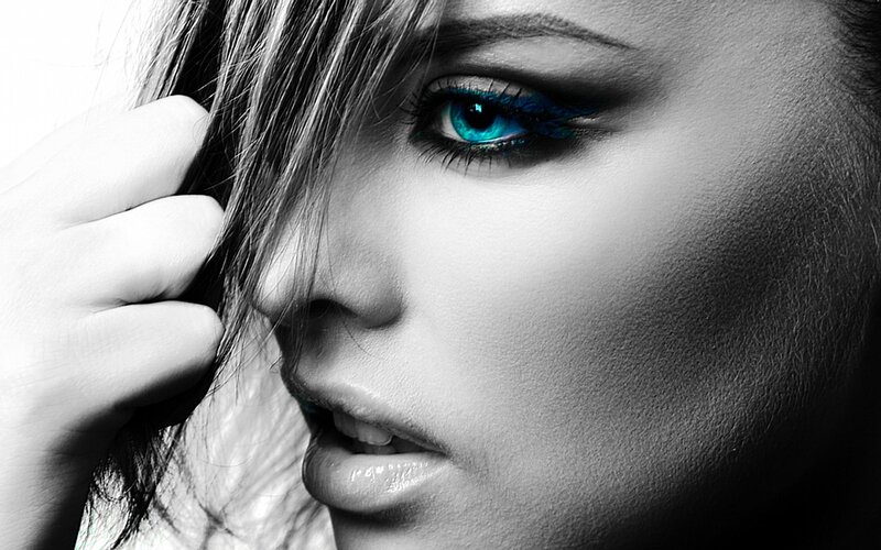 woman with blue eyes
