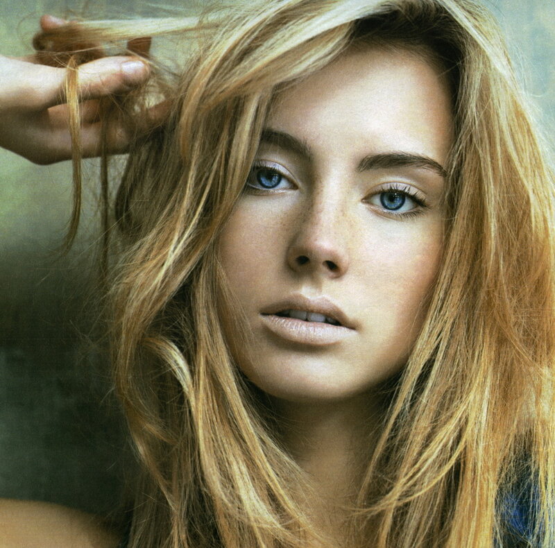 woman with blue eyes and blonde hair