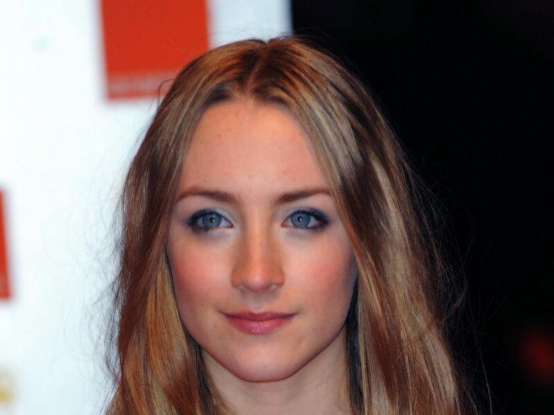 woman with blue eyes and blonde hair