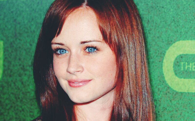 woman with blue eyes and brown hair