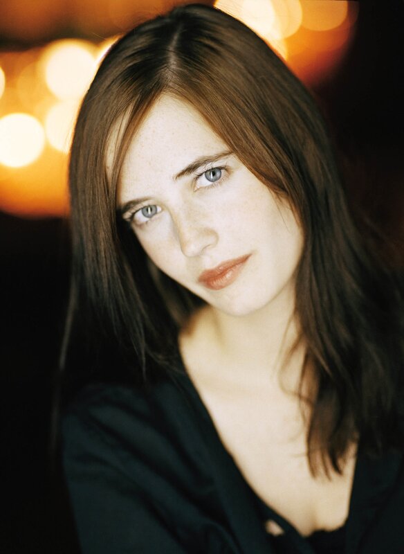 woman with blue eyes and brown hair