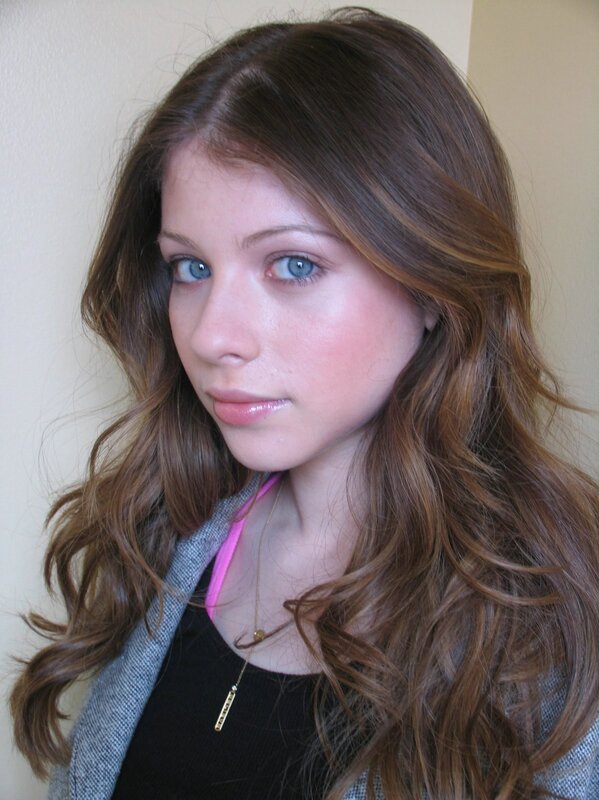 woman with blue eyes and brown hair