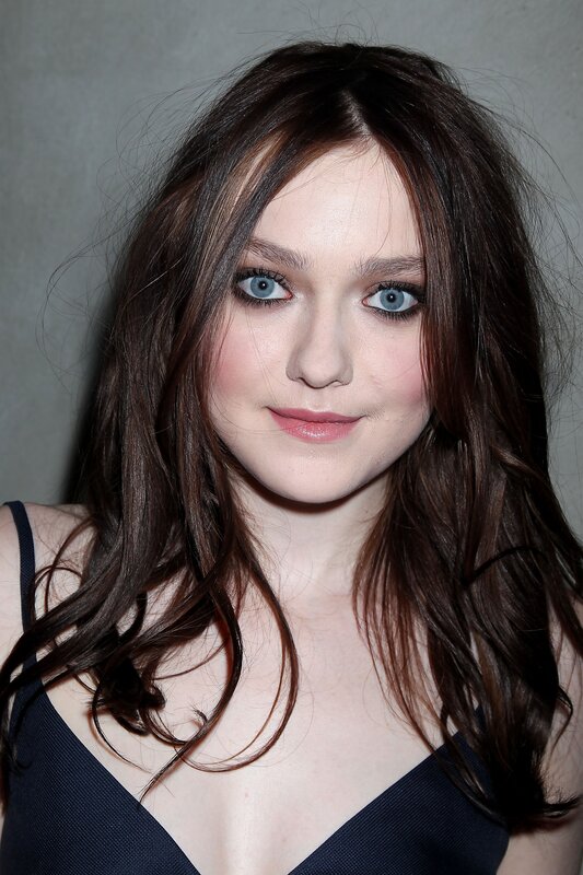 woman with blue eyes and brown hair