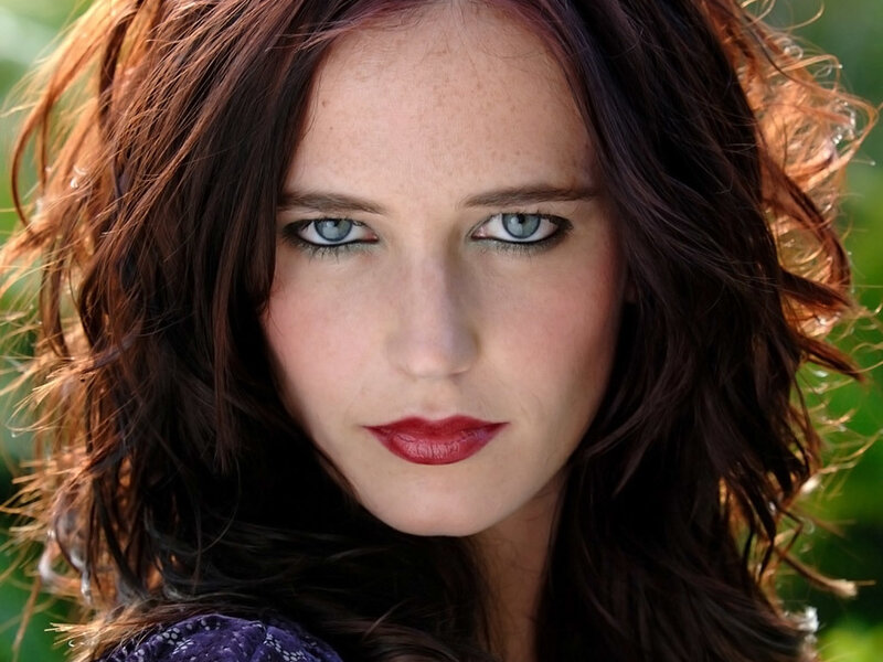 woman with blue eyes and red hair