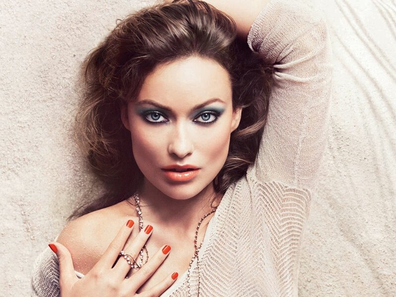 Woman with Blue Eyes — Beige, Dramatic