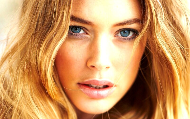 Woman with Blue Eyes — Blonde, Bright