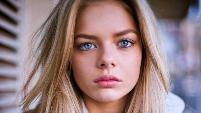 Woman with Blue Eyes — Blonde, Neutral