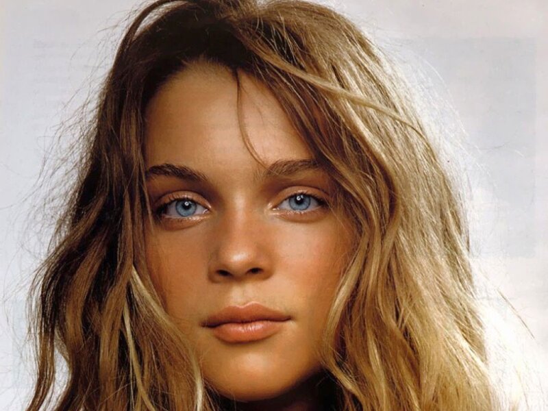 Woman with Blue Eyes — Brown, Neutral