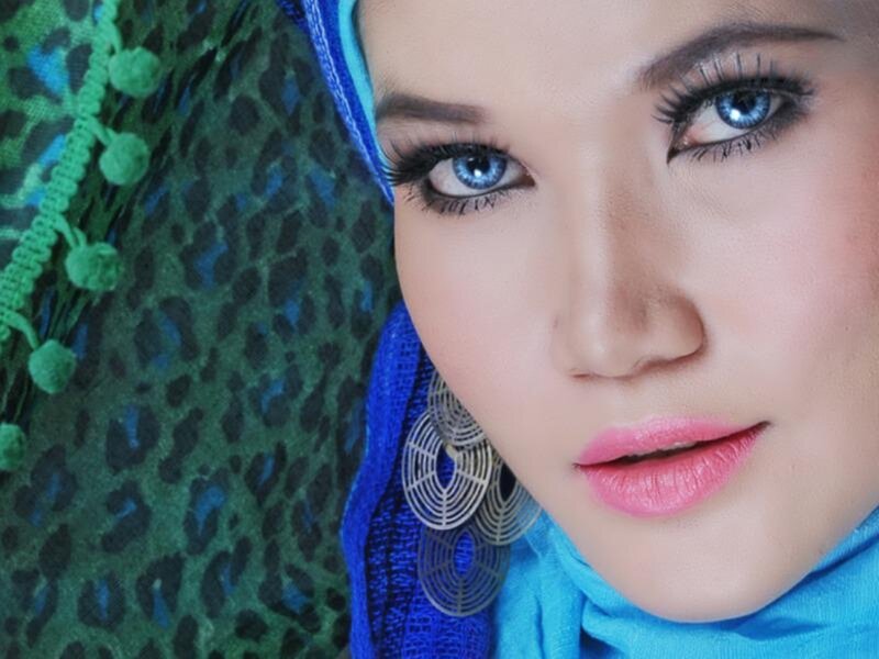 Woman with Blue Eyes — Calm, Photograph, Hijab