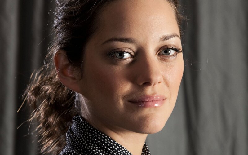woman with blue eyes in portrait