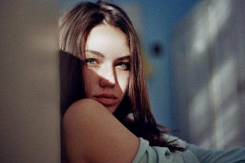 woman with blue eyes in sunlight