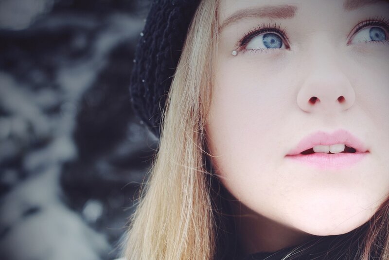 woman with blue eyes in winter