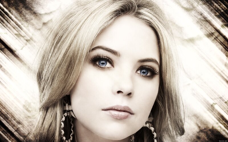 woman with blue eyes portrait