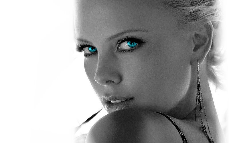 woman with blue eyes portrait
