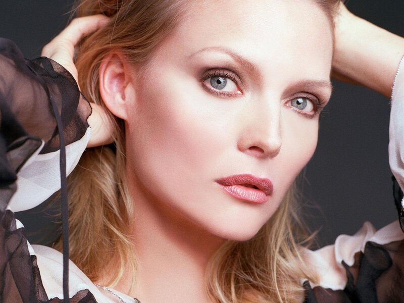 woman with blue eyes posing
