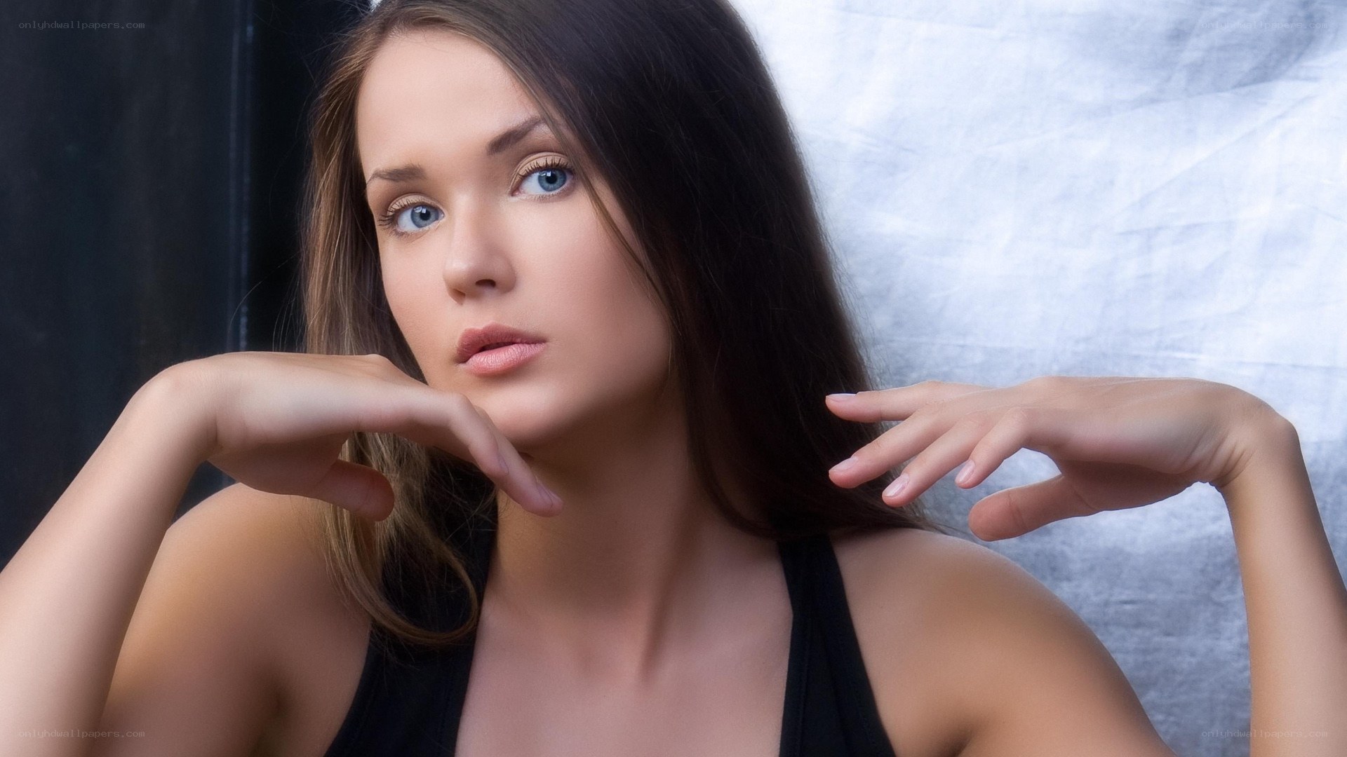 woman with blue eyes posing