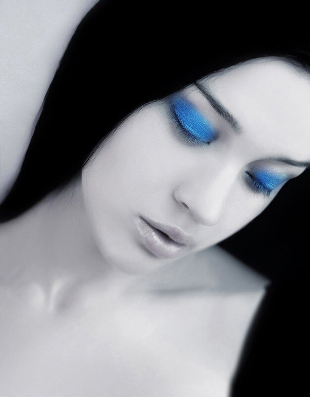 woman with blue eyeshadow