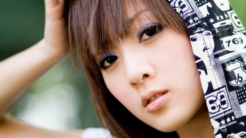 woman with blue eyeshadow