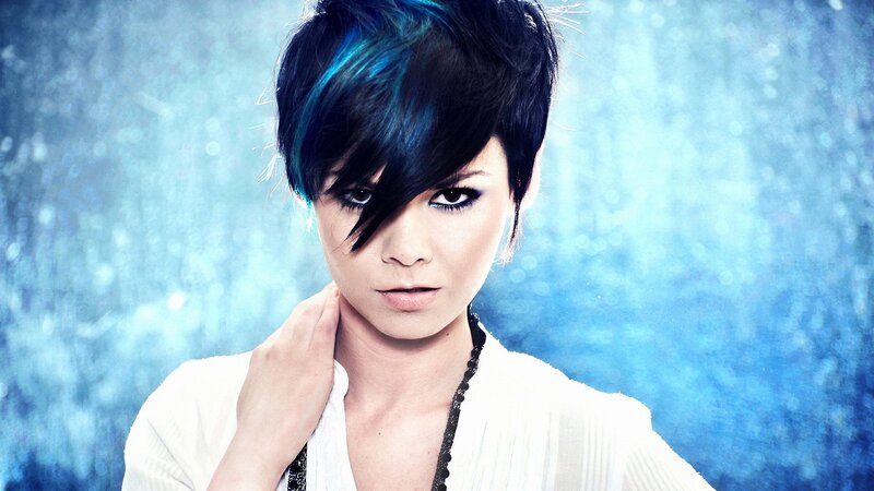 woman with blue hair
