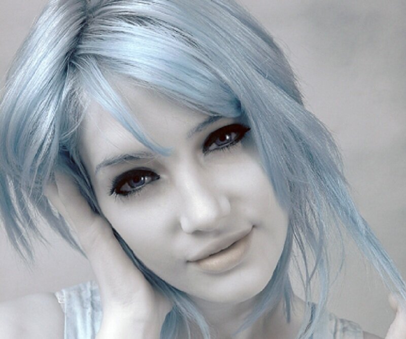 woman with blue hair