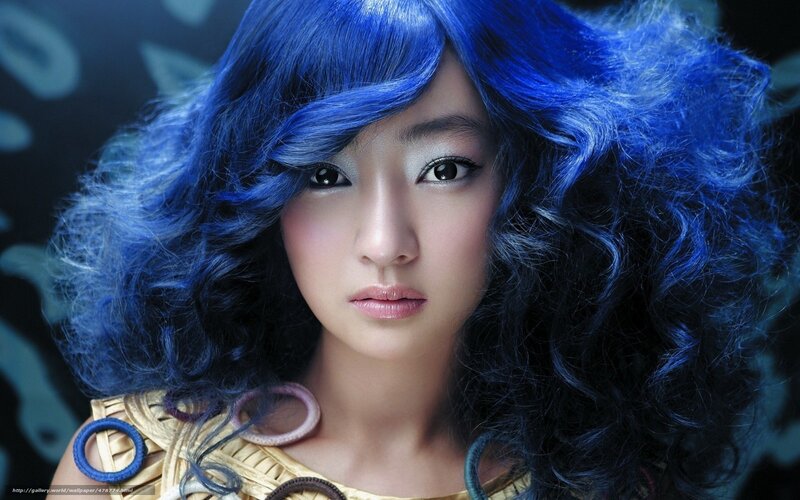 woman with blue hair