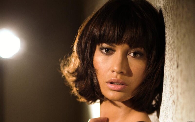 woman with bob haircut leaning
