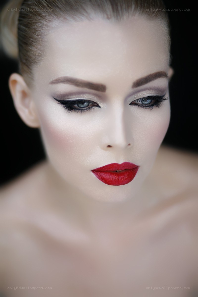 woman with bold makeup