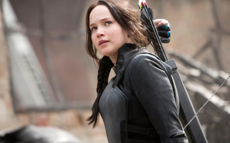 Woman with Bow and Arrows — Black