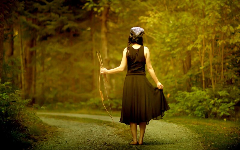 Woman with Bow and Arrows — Green