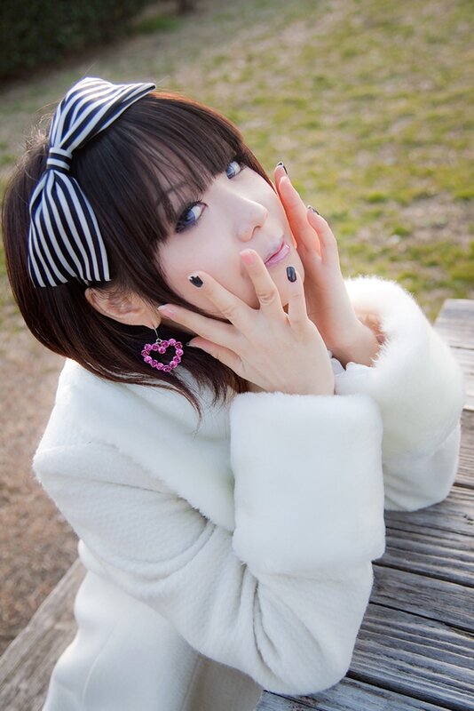 Woman with Bow Headband — White
