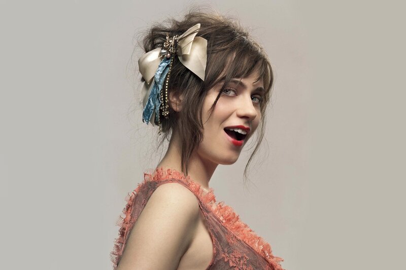 Woman with Bow in Hair — Gray