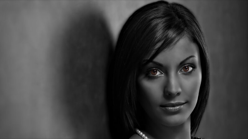 woman with brown eyes